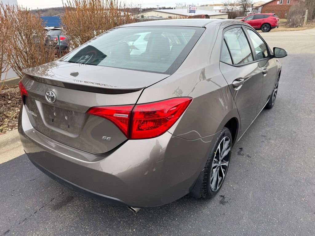 Used 2017 Toyota Corolla SE w/ Carpet Mat Package (TMS) FWD image 6