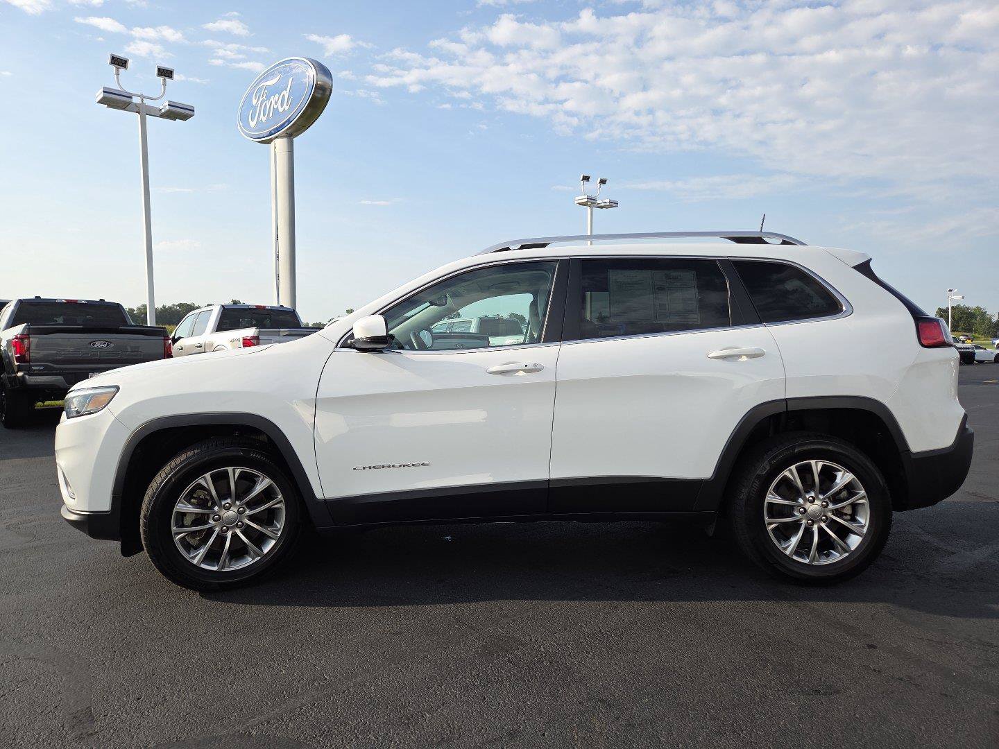 Used 2021 Jeep Cherokee Latitude Lux FWD image 10