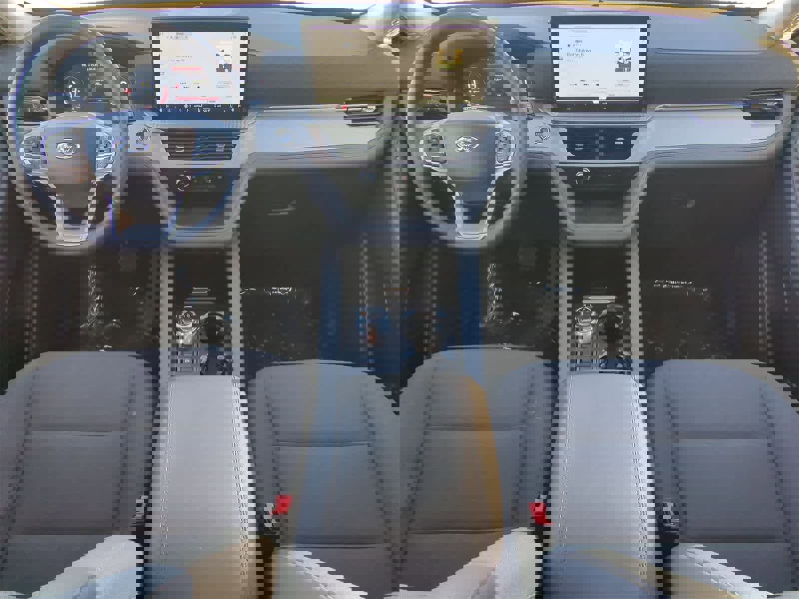 Used 2025 Ford Explorer Active image 22