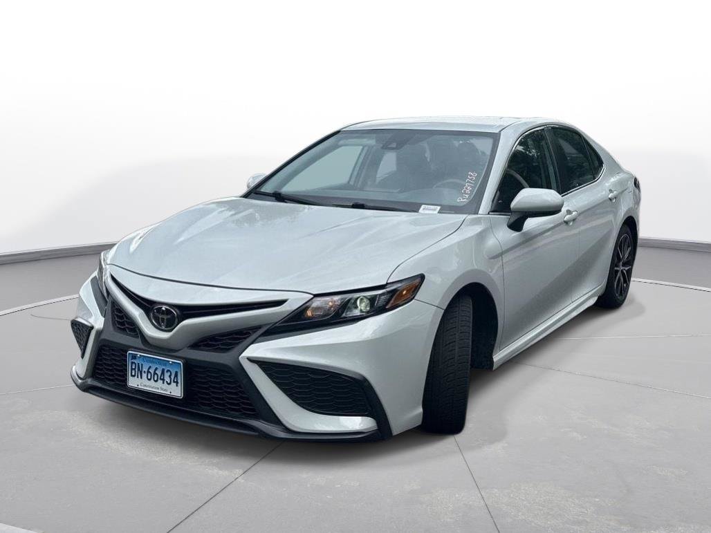 Used 2024 Toyota Camry SE FWD video 2