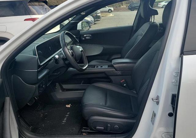 Used 2024 Hyundai Ioniq 6 Limited image 2