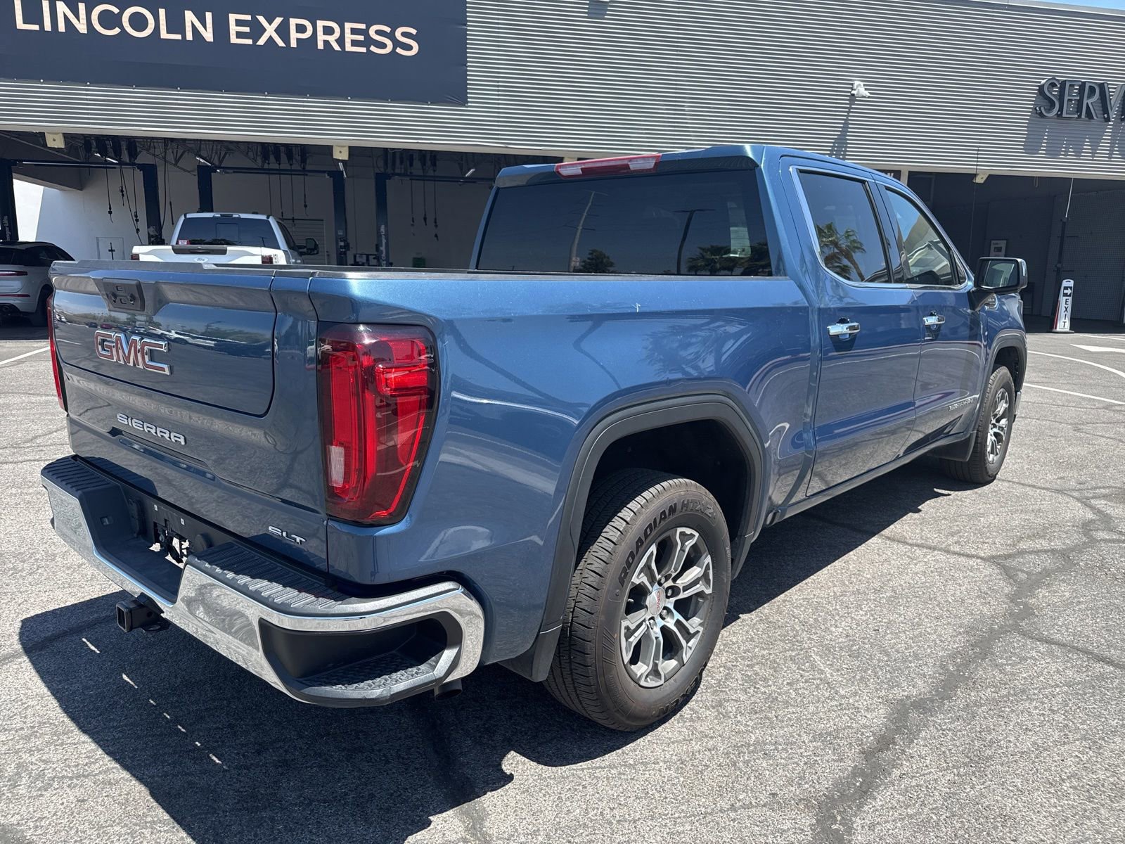 Used 2024 GMC Sierra 1500 SLT RWD image 5
