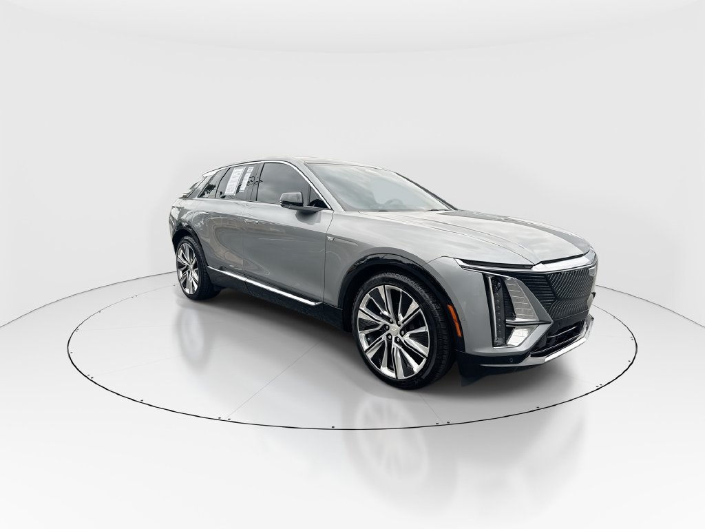 Used 2024 Cadillac Lyriq Luxury RWD image 2