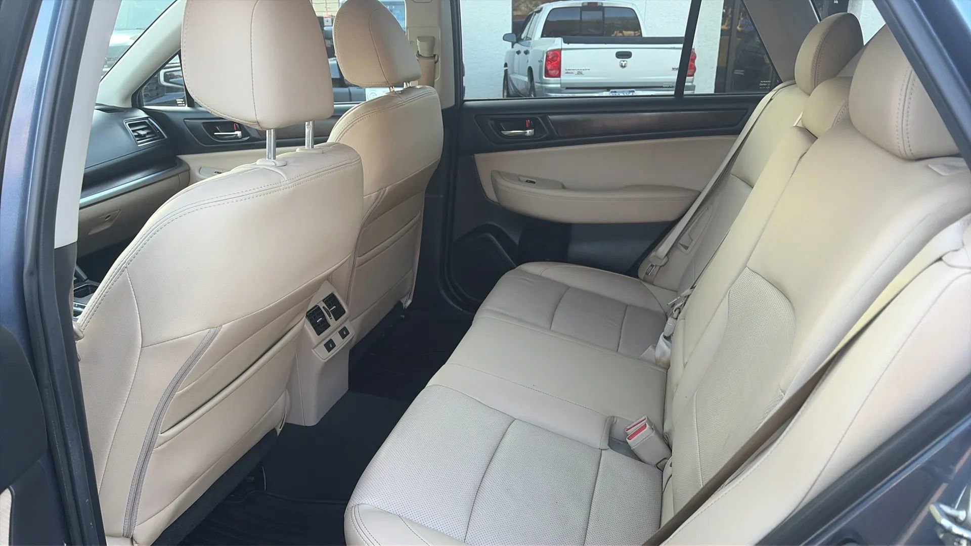 Used 2015 Subaru Outback 2.5i Limited image 31