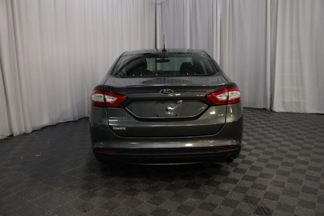Used 2016 Ford Fusion SE image 24