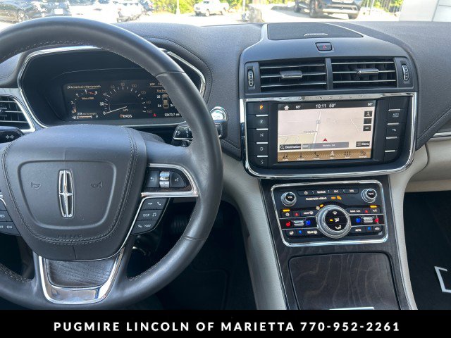 Used 2017 Lincoln Continental Select w/ Climate Package FWD image 10