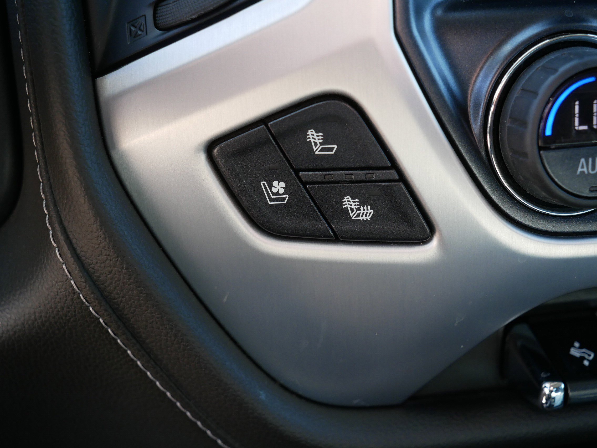 Used 2018 GMC Sierra 1500 SLT image 32