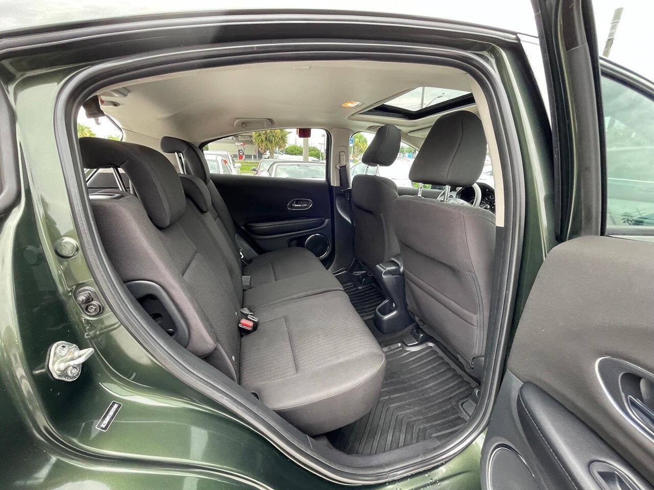 Used 2017 Honda HR-V EX image 7