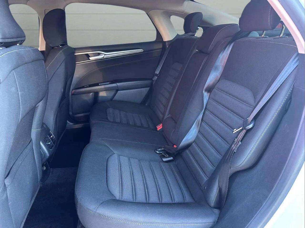 Used 2017 Ford Fusion SE w/ Fusion SE Technology Package image 26