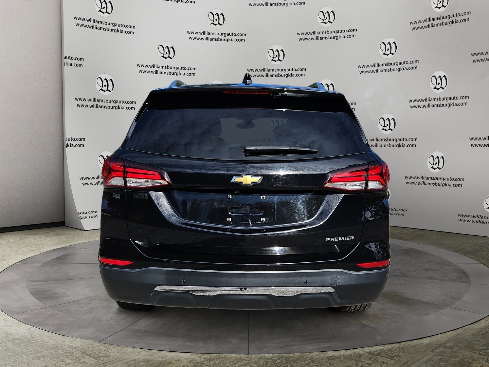 Used 2023 Chevrolet Equinox Premier image 4