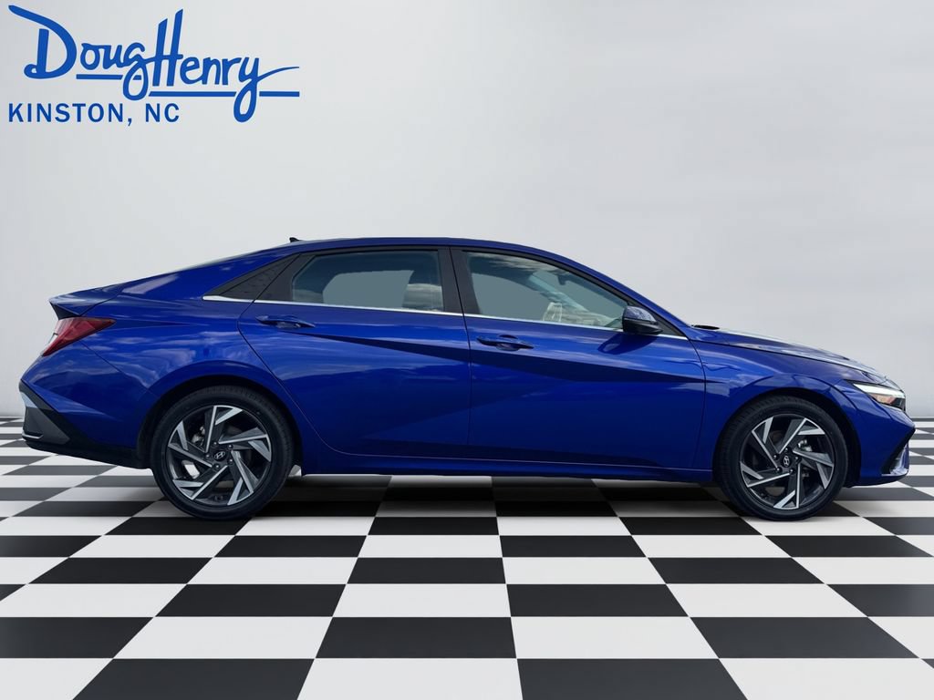 Used 2024 Hyundai Elantra Limited FWD image 6