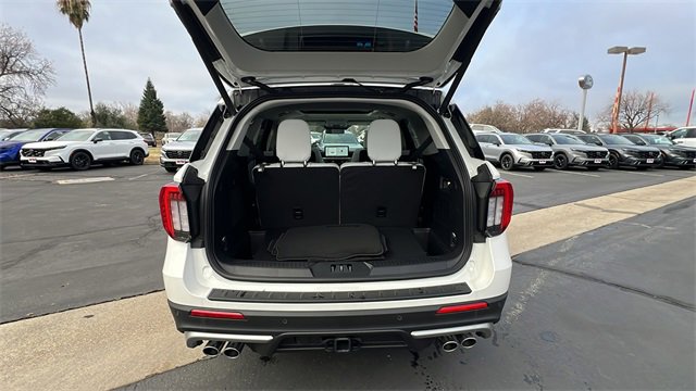 Used 2025 Ford Explorer Platinum w/ Ultimate Package image 6