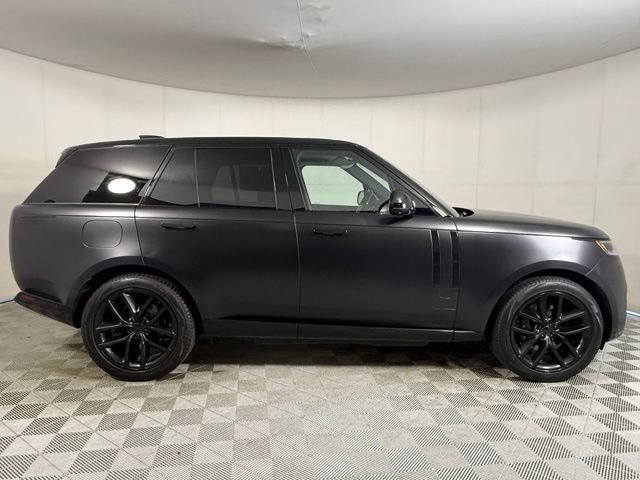Used 2025 Land Rover Range Rover SE AWD/4WD image 11
