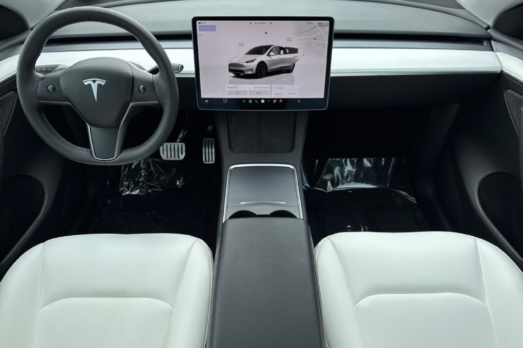 Used 2025 Tesla Model Y Performance AWD/4WD image 4