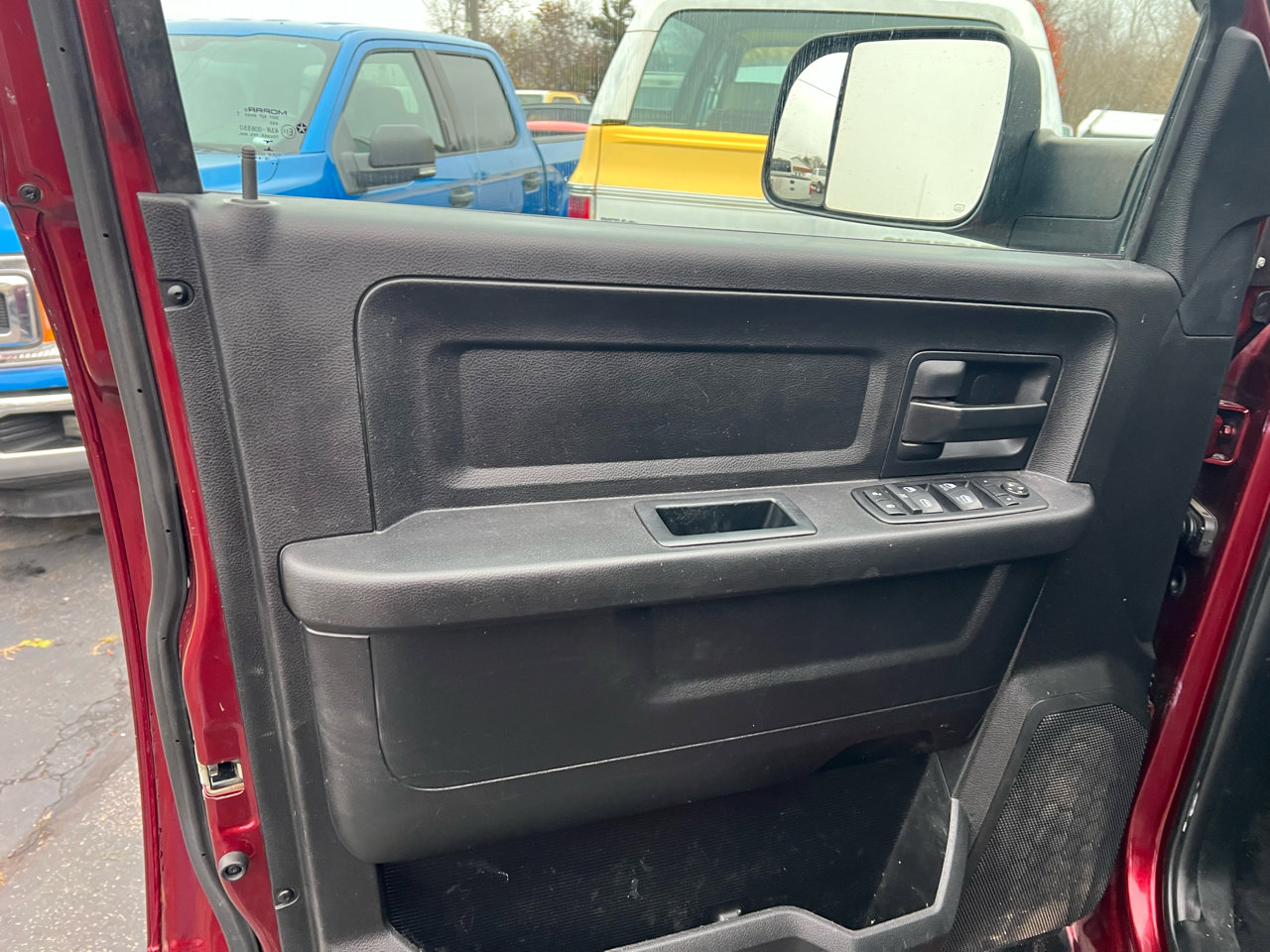 Used 2017 RAM 2500 Tradesman w/ Chrome Appearance Group image 7