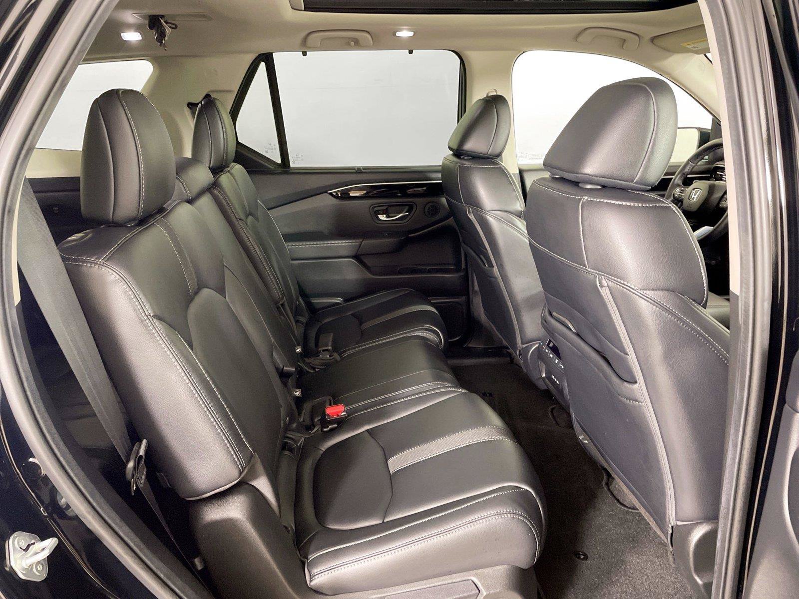 Used 2025 Honda Pilot Touring image 28