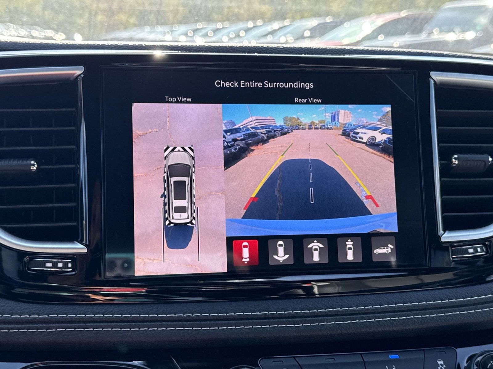 New 2026 Chrysler Pacifica Limited w/ S Appearance Package FWD image 19