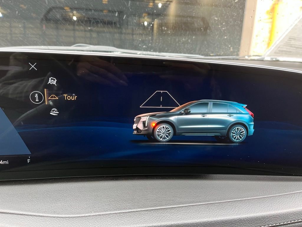 Used 2024 Cadillac XT4 Premium Luxury image 35