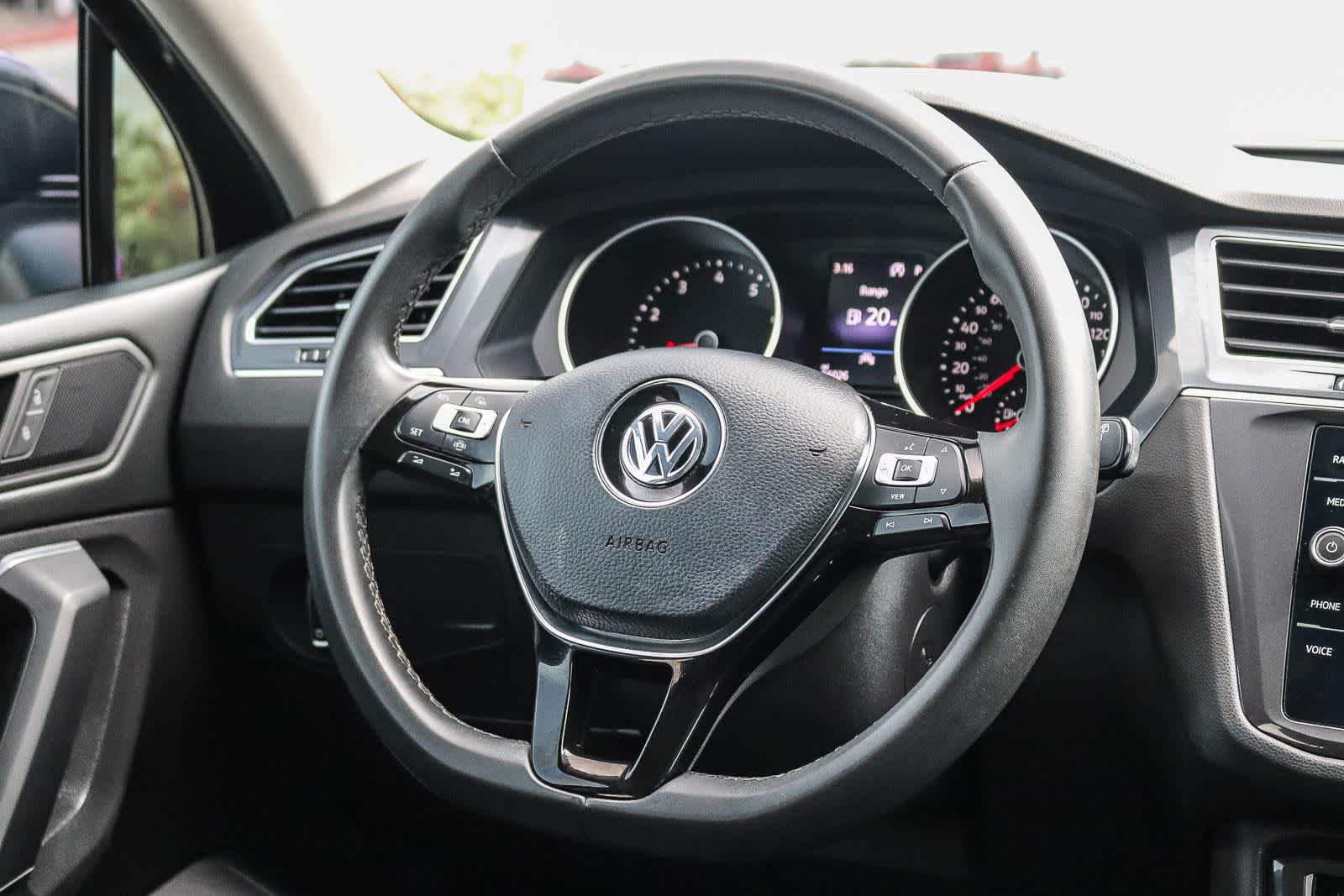 Used 2020 Volkswagen Tiguan SE FWD image 15