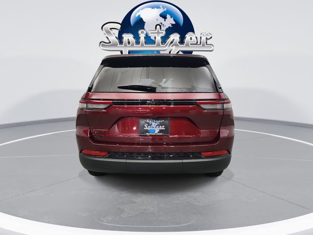 New 2025 Jeep Grand Cherokee Altitude image 8