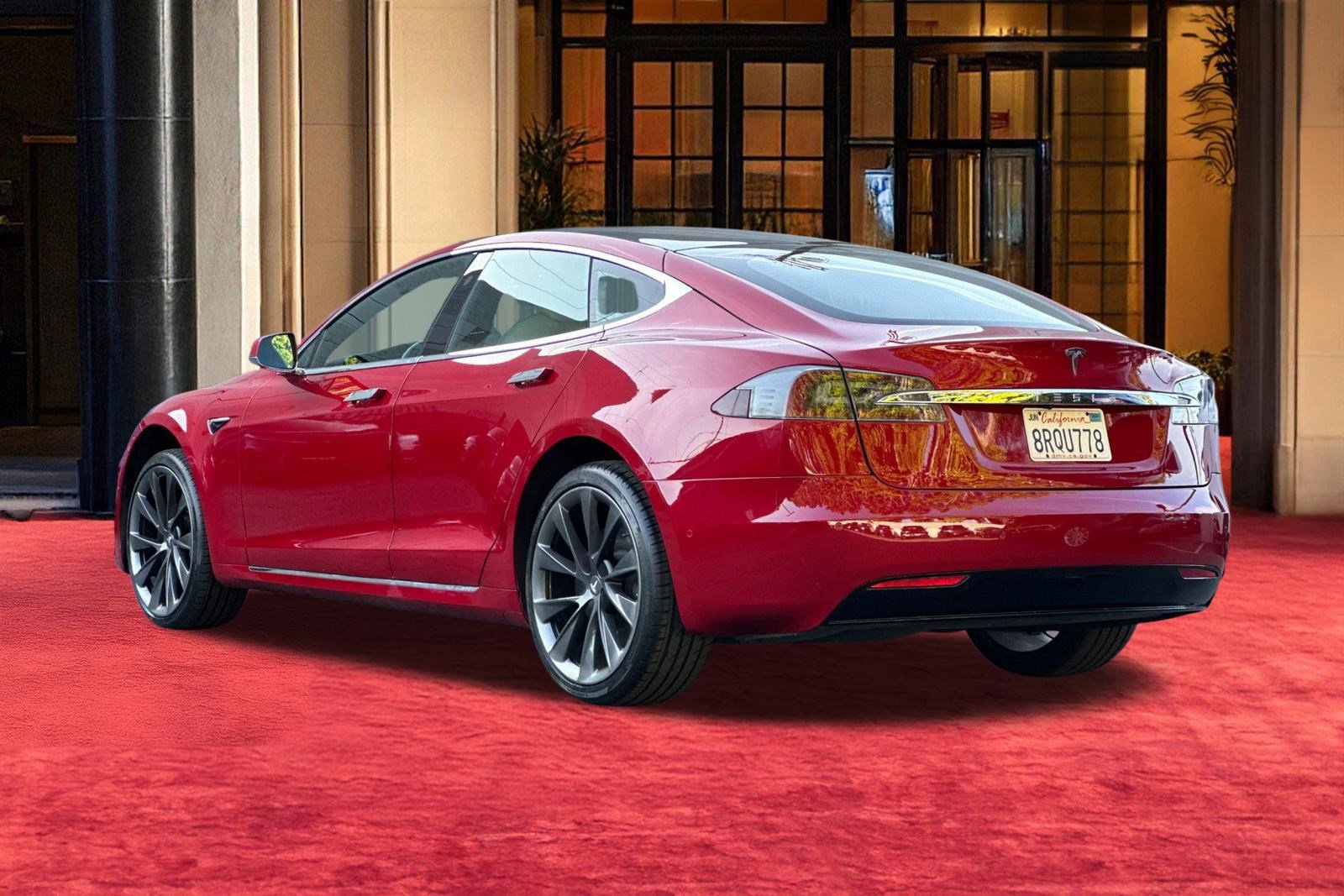 Used 2020 Tesla Model S Long Range Plus image 4