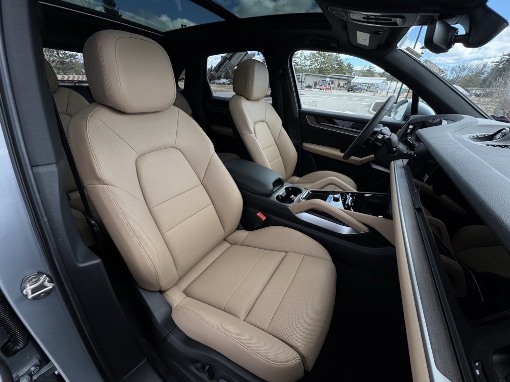 New 2025 Porsche Cayenne E-Hybrid image 37