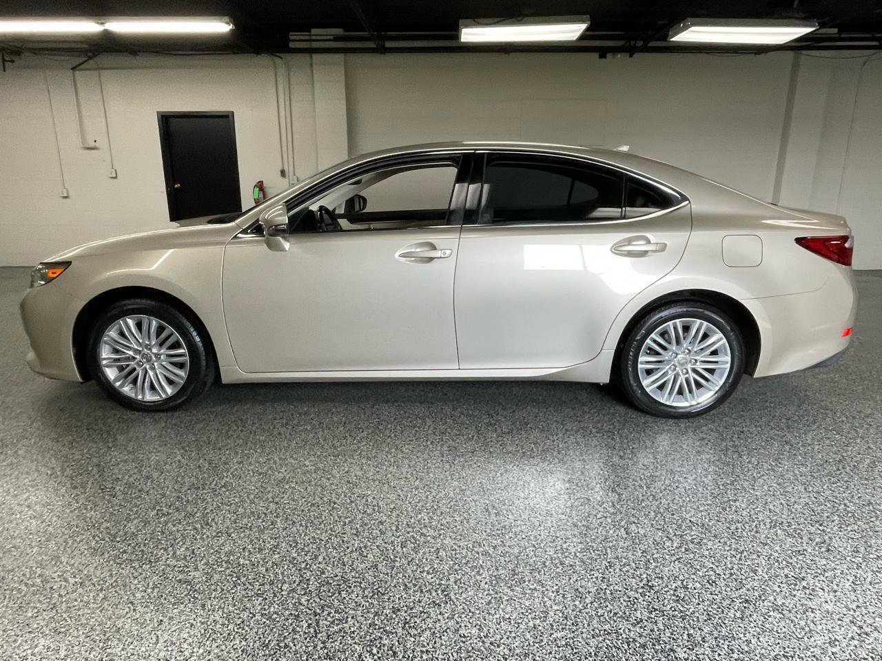 Used 2014 Lexus ES 350 w/ Luxury Package image 7
