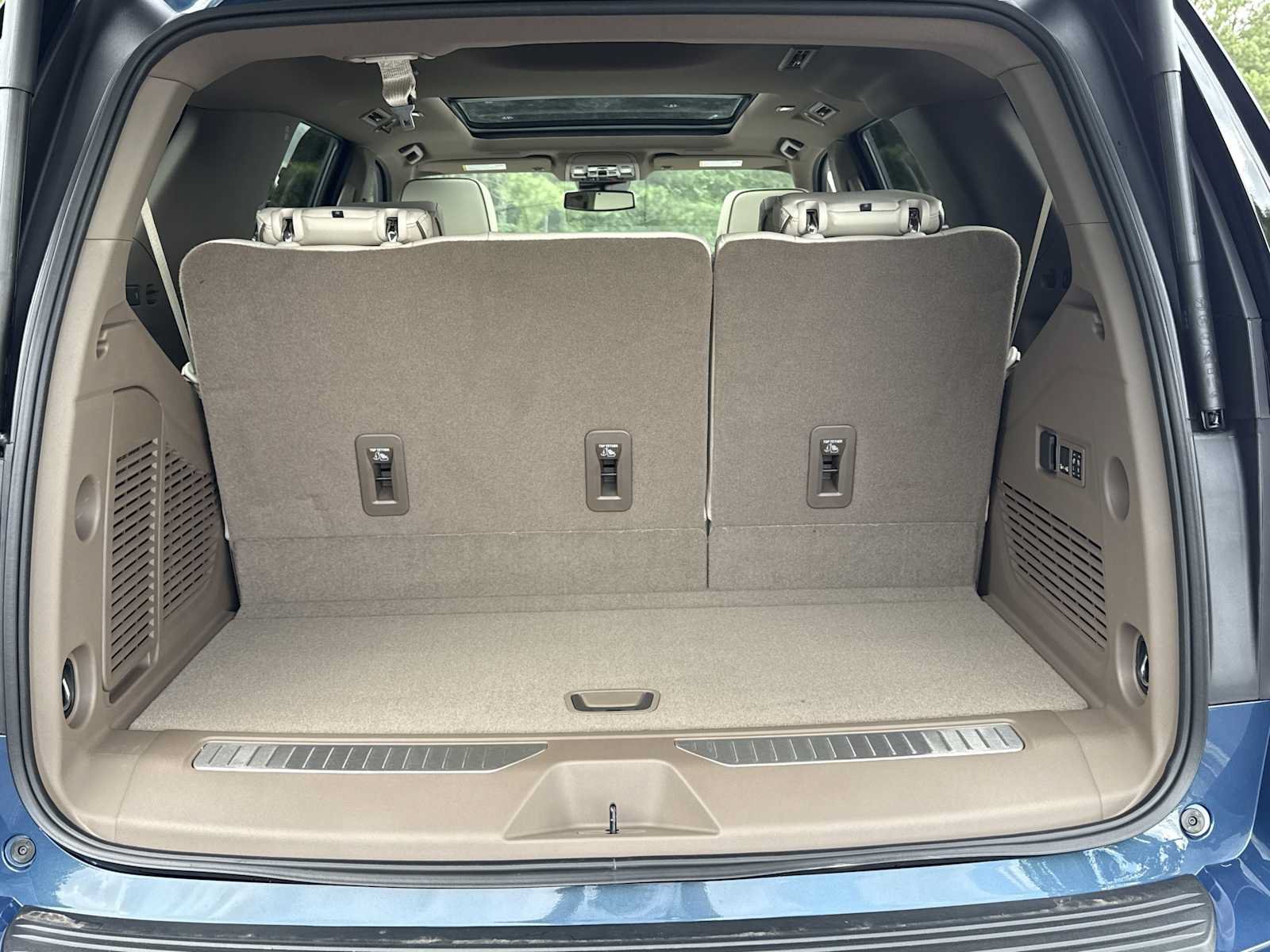 New 2026 GMC Yukon Denali w/ Sun & Power Step Package RWD image 24