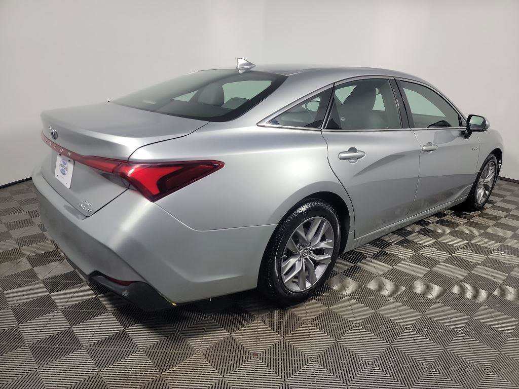Used 2019 Toyota Avalon XLE w/ All Weather Liner Package image 4