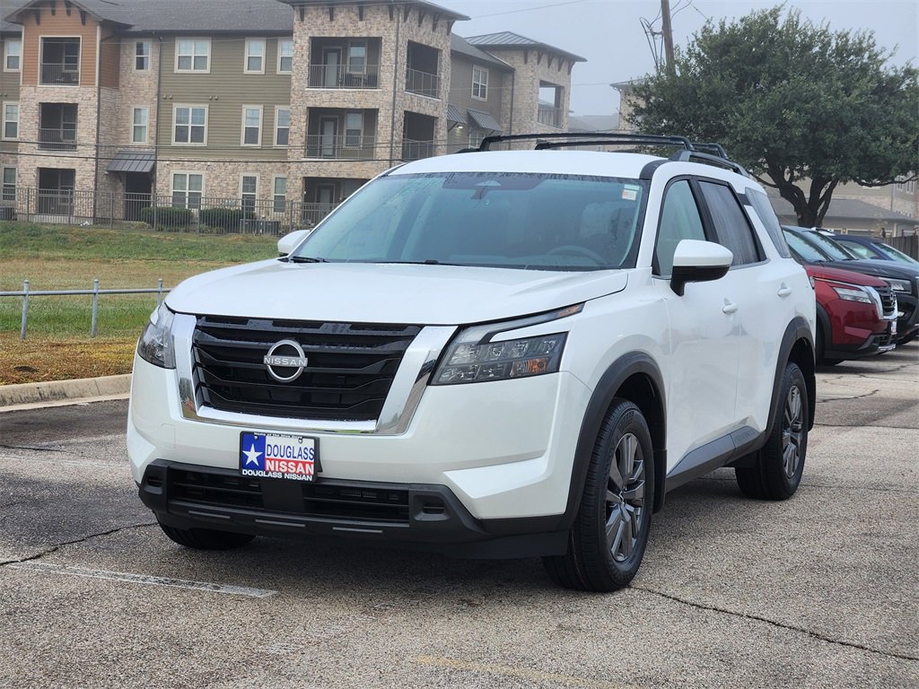 New 2025 Nissan Pathfinder SV image 2