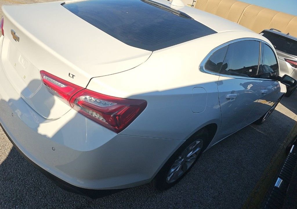 Used 2022 Chevrolet Malibu LT image 2