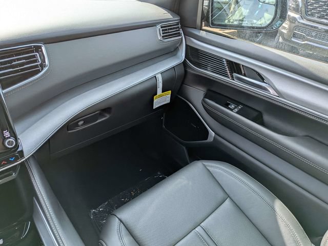 New 2026 Jeep Grand Wagoneer Limited AWD/4WD image 17