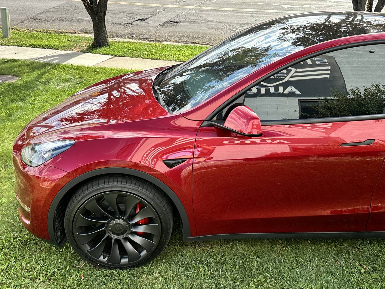 Used 2025 Tesla Model Y Performance AWD/4WD image 10