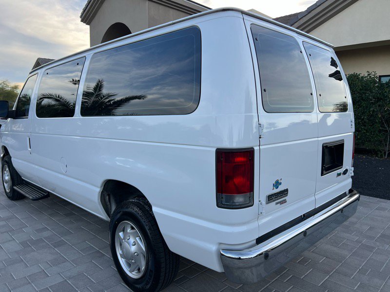 Used 2012 Ford E-350 and Econoline 350 XLT image 4