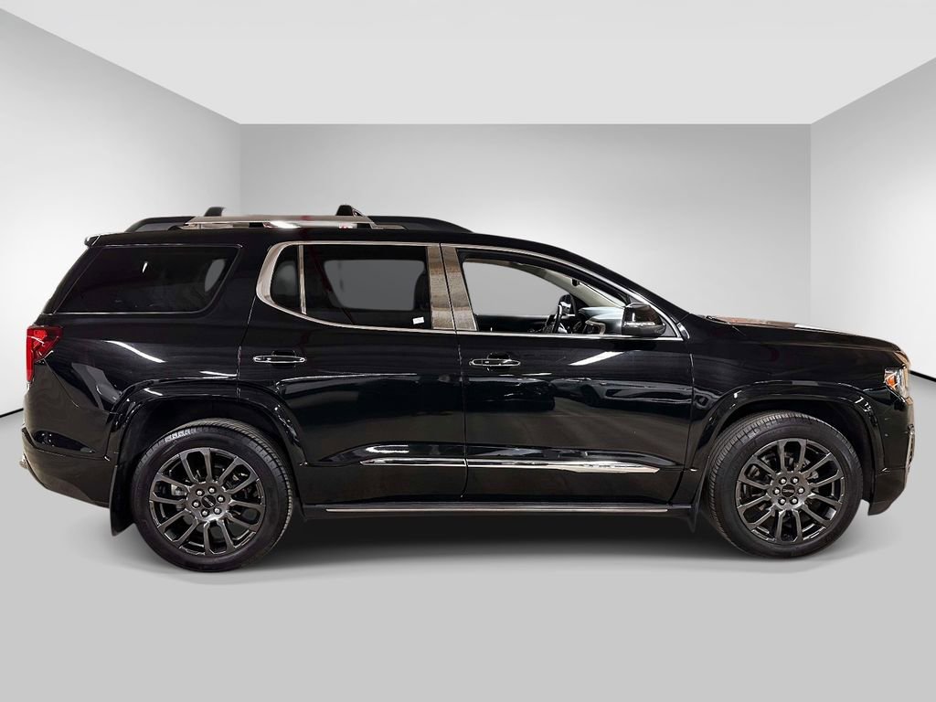 Used 2023 GMC Acadia Denali w/ Black Diamond Edition image 4