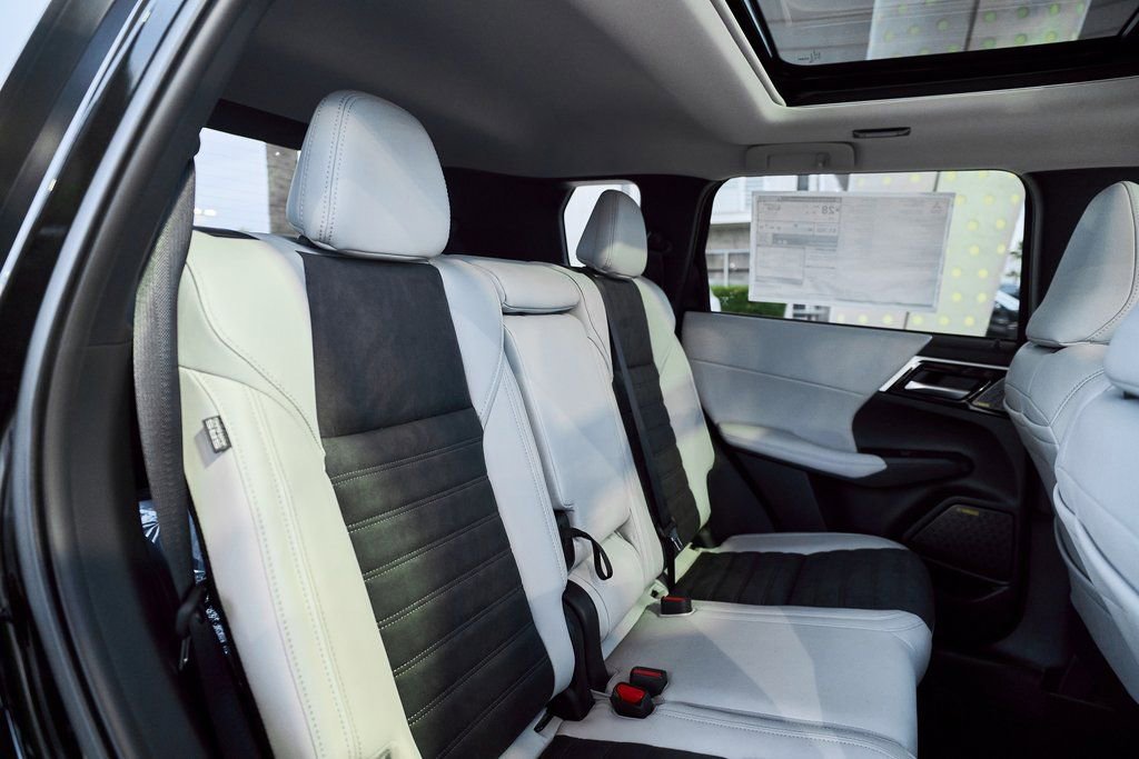New 2026 Mitsubishi Outlander SE FWD image 27
