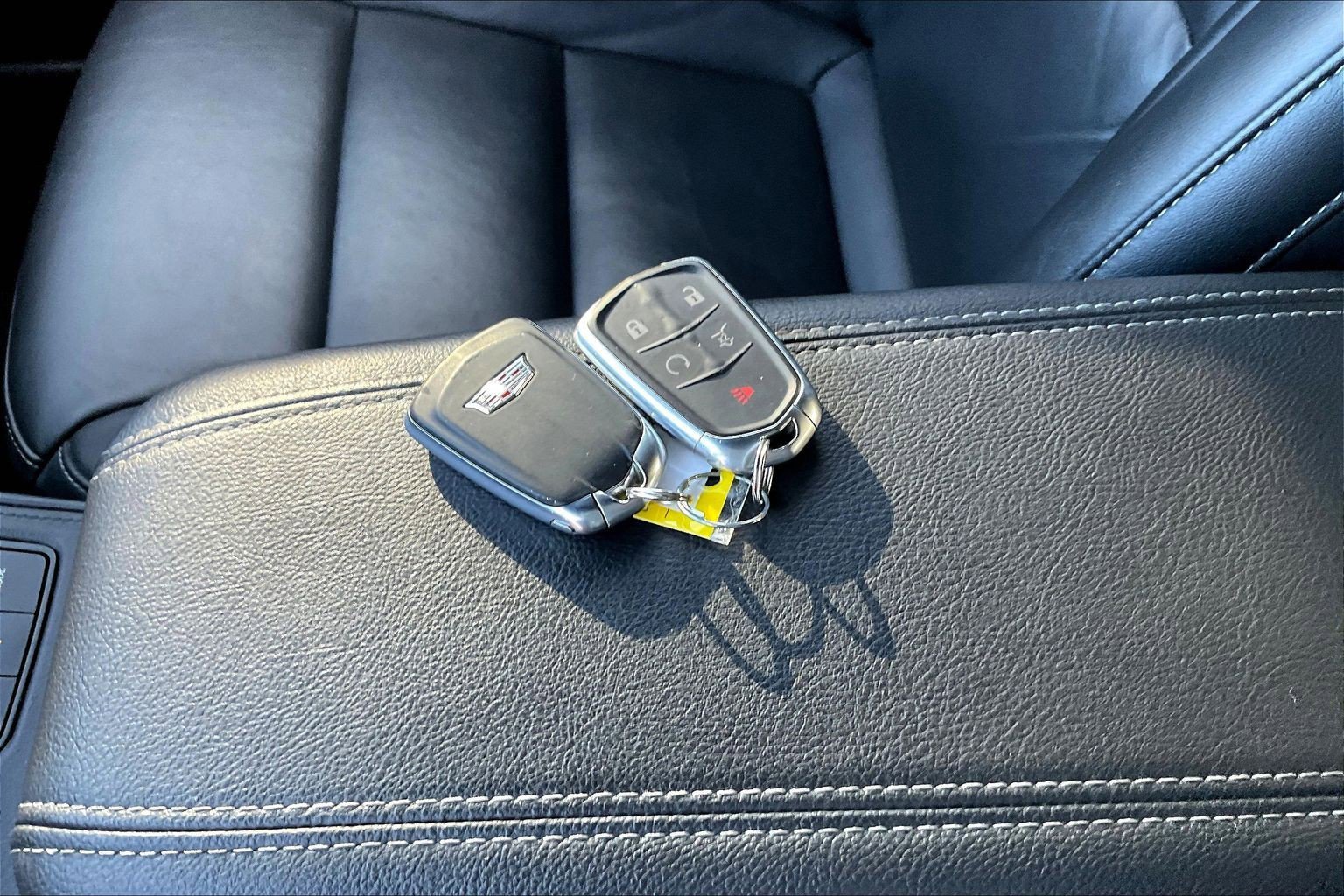 Used 2023 Cadillac XT4 Premium Luxury image 10