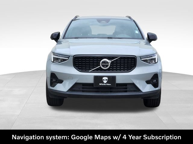 Certified 2025 Volvo XC40 B5 Plus AWD/4WD image 3