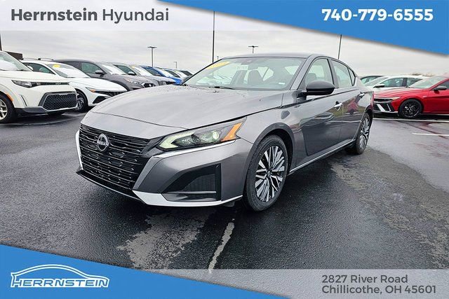 Used 2024 Nissan Altima 2.5 SV image 3