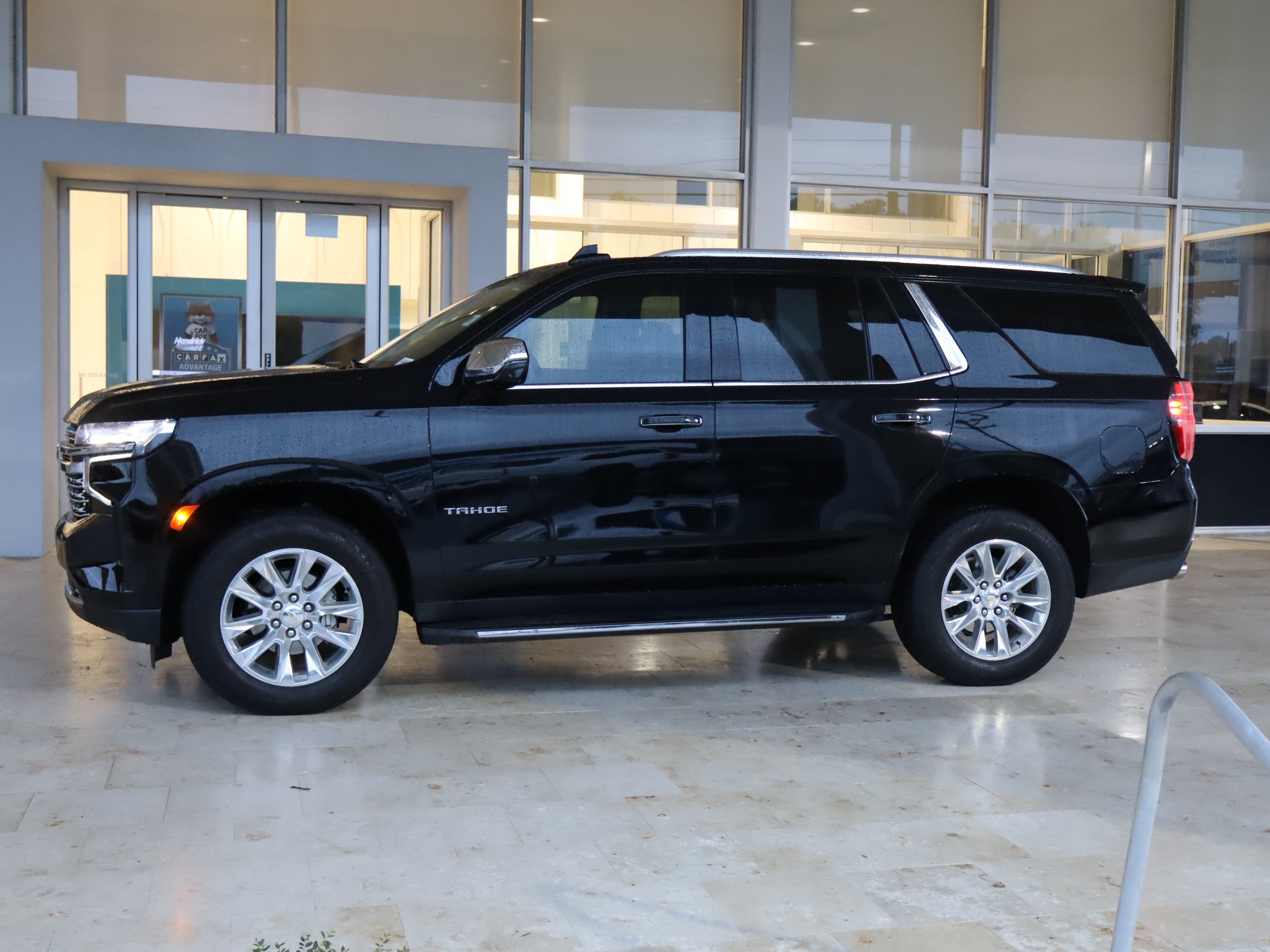 Used 2024 Chevrolet Tahoe Premier AWD/4WD image 7
