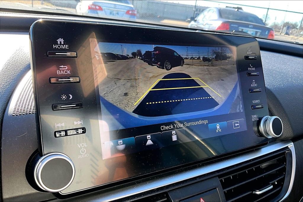 Used 2020 Honda Accord Touring image 31
