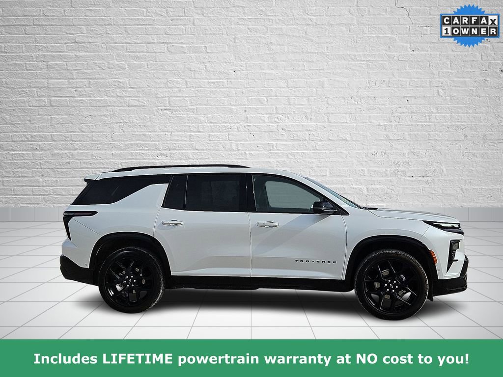 Used 2025 Chevrolet Traverse RS image 5