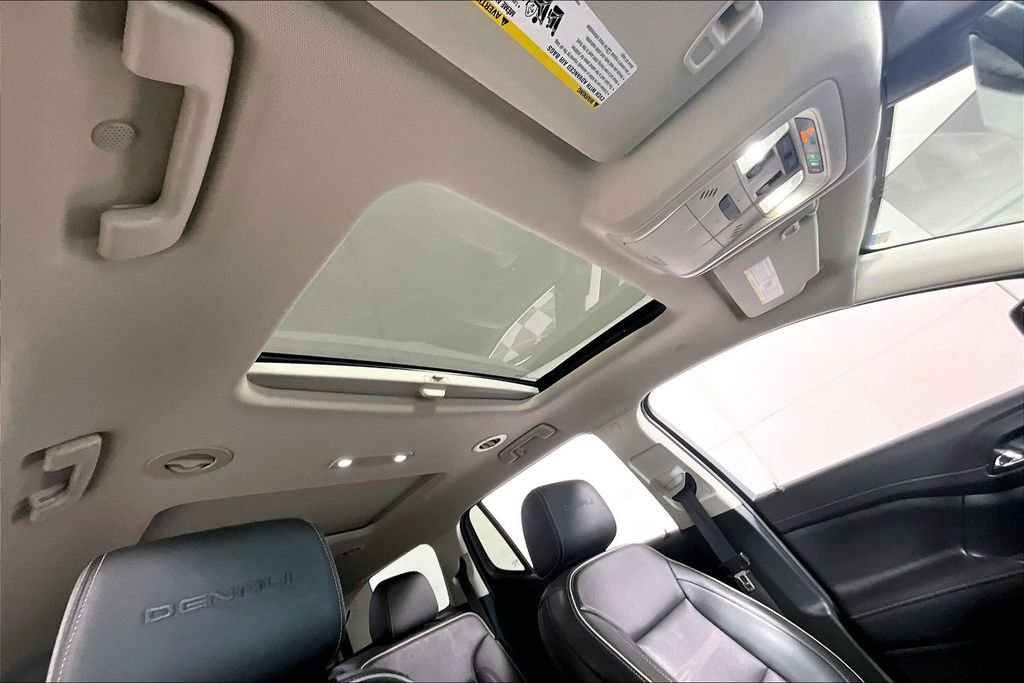 Used 2021 GMC Acadia Denali w/ Denali Ultimate Package image 22