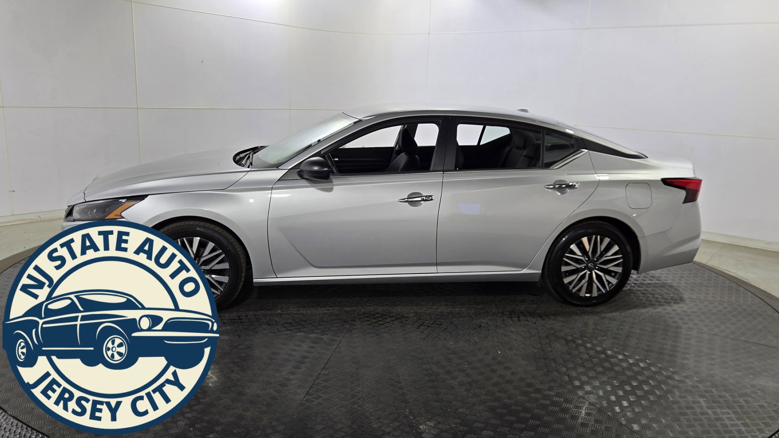 Used 2024 Nissan Altima 2.5 SV image 4