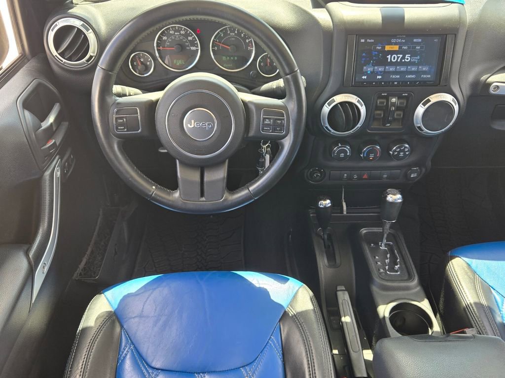 Used 2018 Jeep Wrangler Unlimited Sahara AWD/4WD image 14