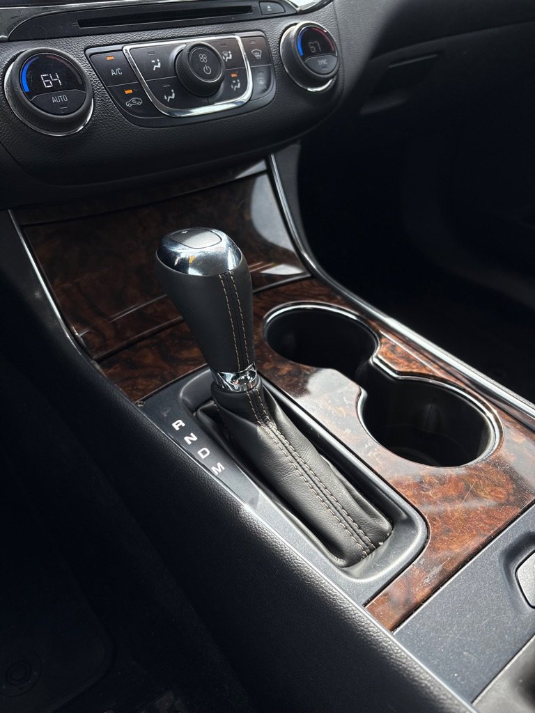 Used 2014 Chevrolet Impala LT w/ Convenience Package image 18