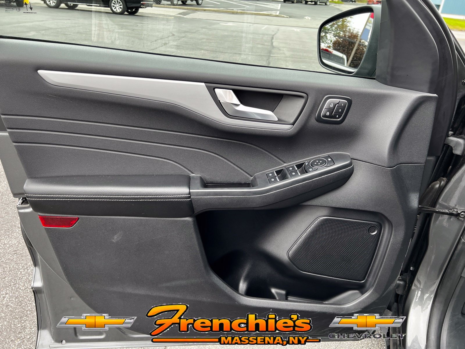 Used 2025 Ford Escape Platinum AWD/4WD image 11