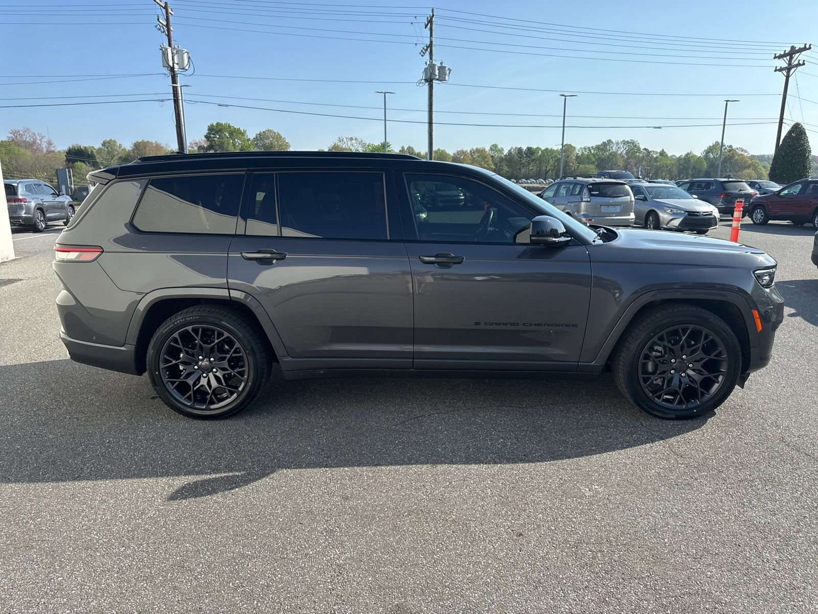 Used 2024 Jeep Grand Cherokee L Summit w/ Advanced Protech Group IV image 8