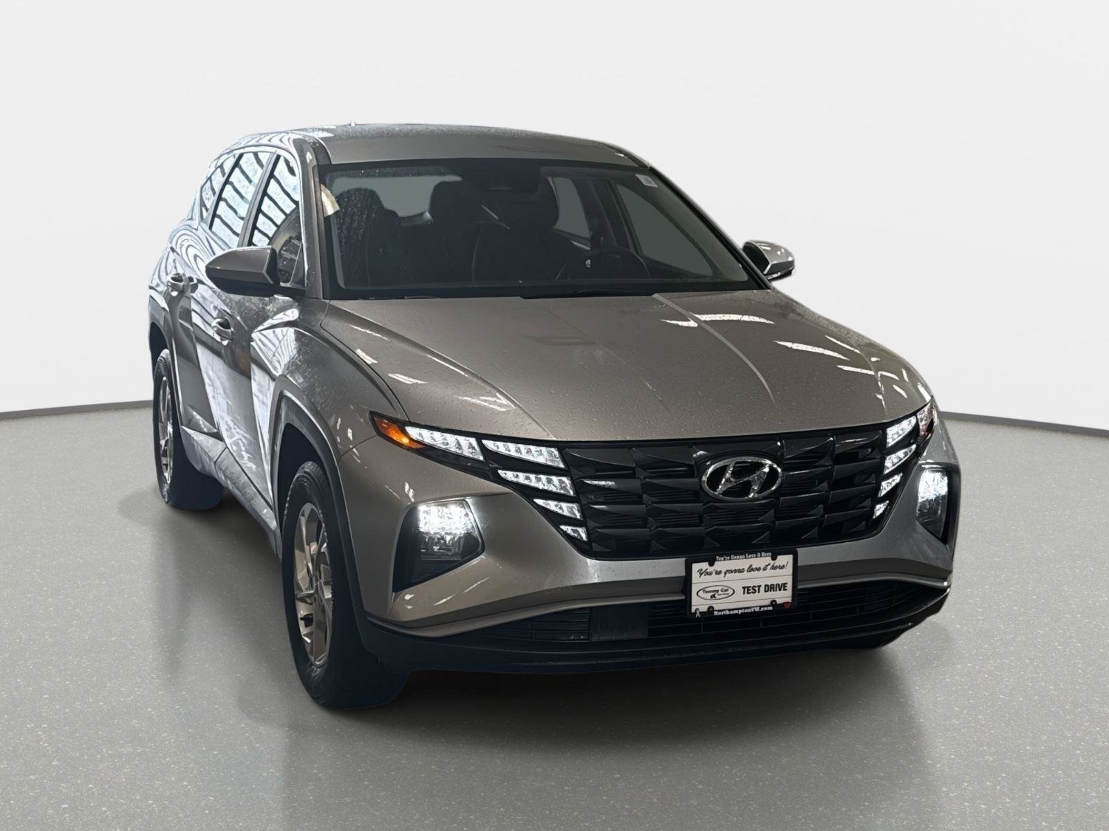 Used 2024 Hyundai Tucson SE image 3