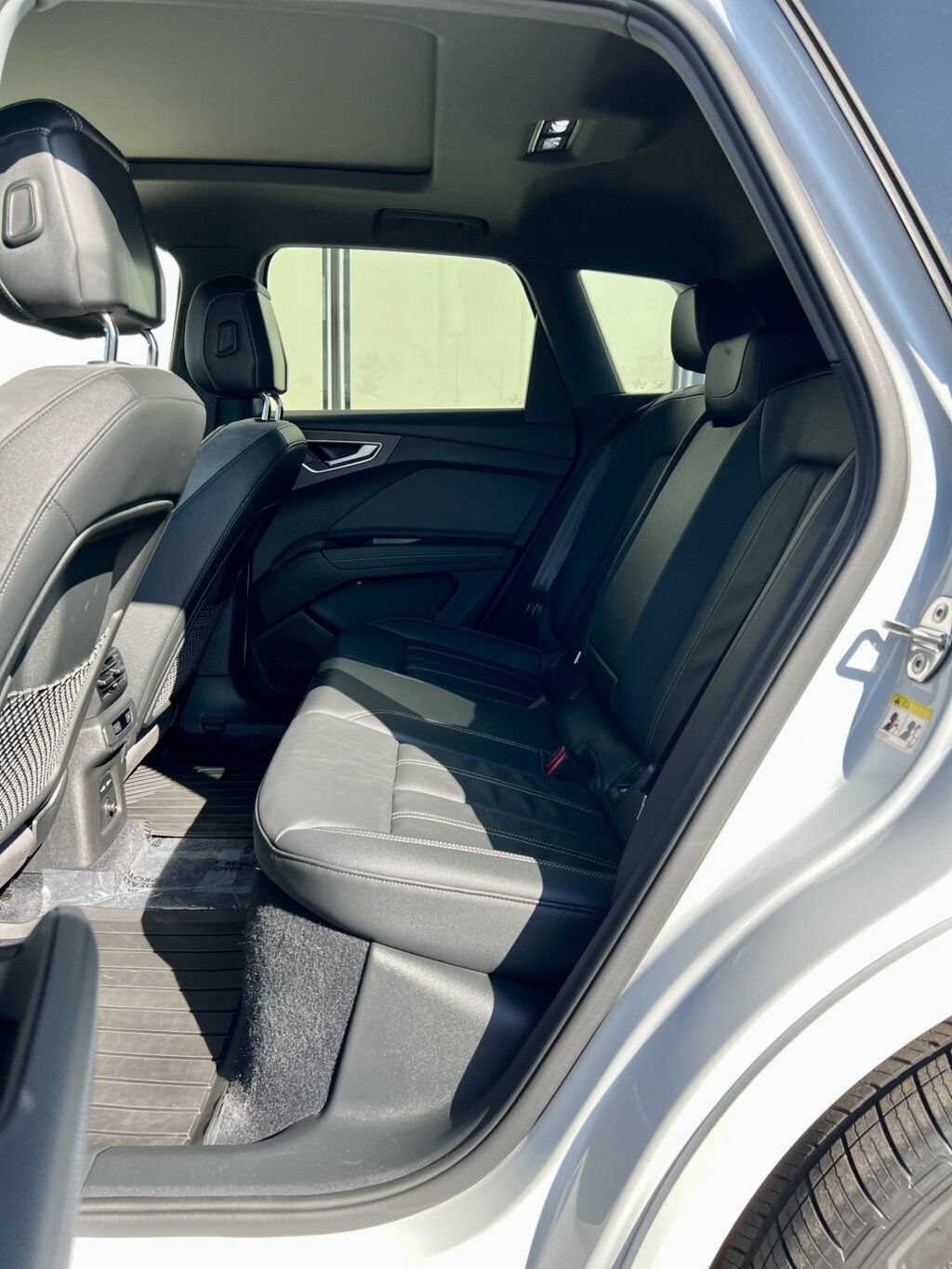 Used 2022 Audi Q4 e-tron Premium Plus w/ Premium Plus AWD/4WD image 18